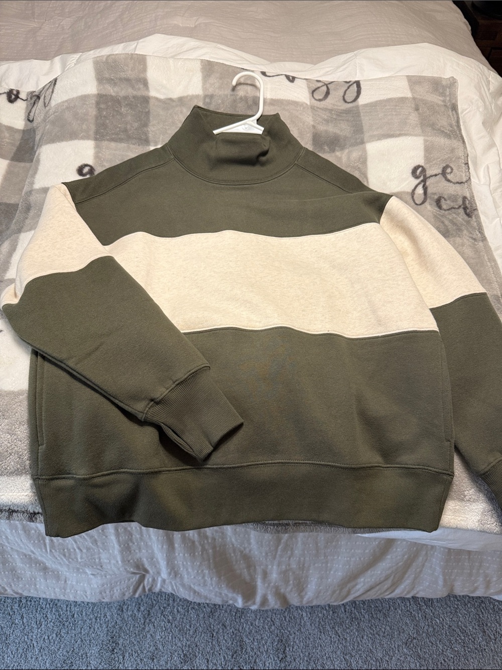 Women’s Olive & Cream Colorblock Mock Neck Sweatshirt - Picture 1 of 3